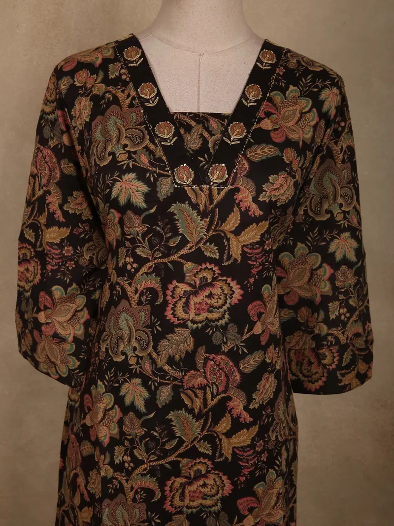 Classic Black Floral Printed Design Cotton Salwar Suit With Dupatta 5