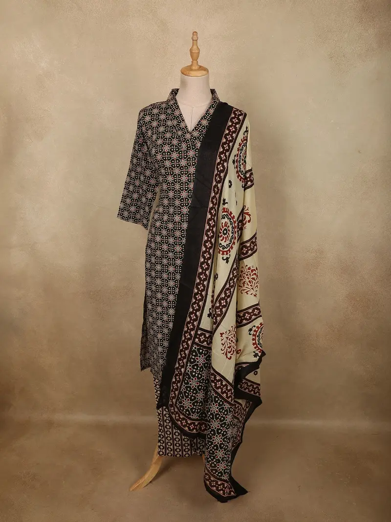 Classic Black Floral Printed Design Cotton Straight Cut Salwar Suit With Dupatta 1