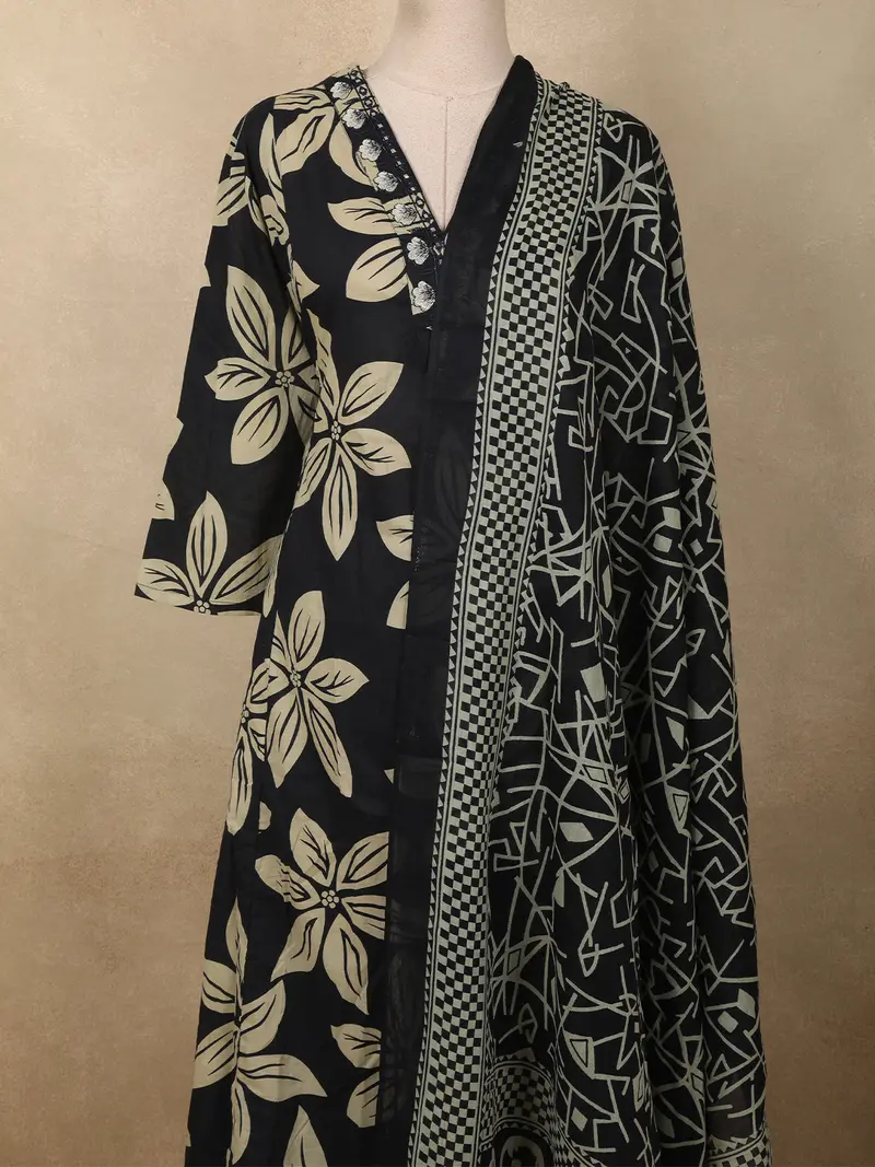 Classic Black Floral Printed Design Cotton Straight Cut Salwar Suit With Dupatta 2