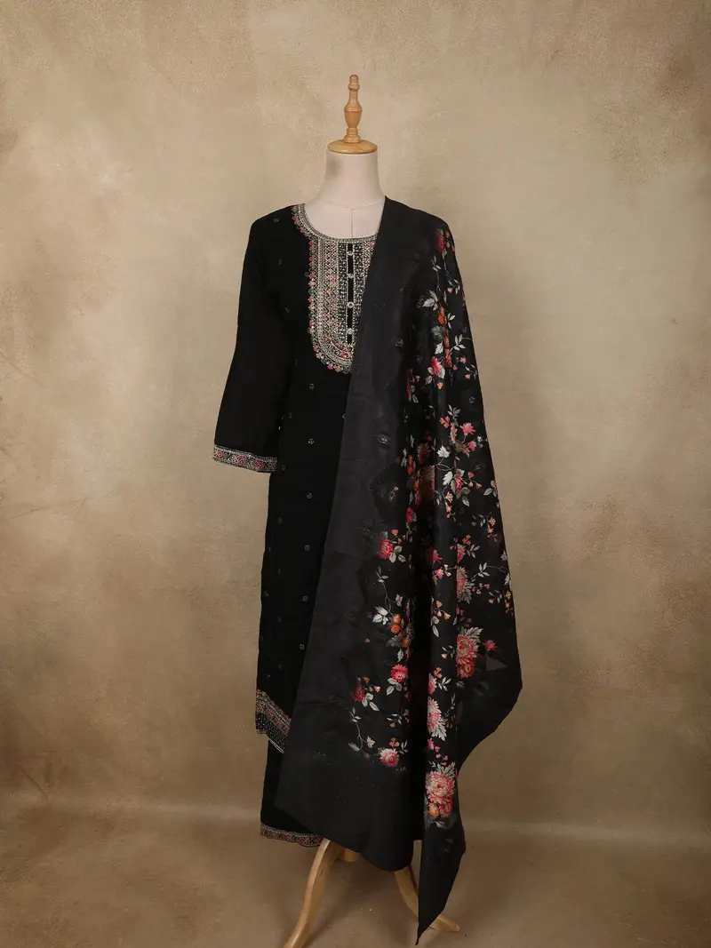Classic Black Floral Thread Embroidered Design Georgette Salwar Suit With Dupatta 1