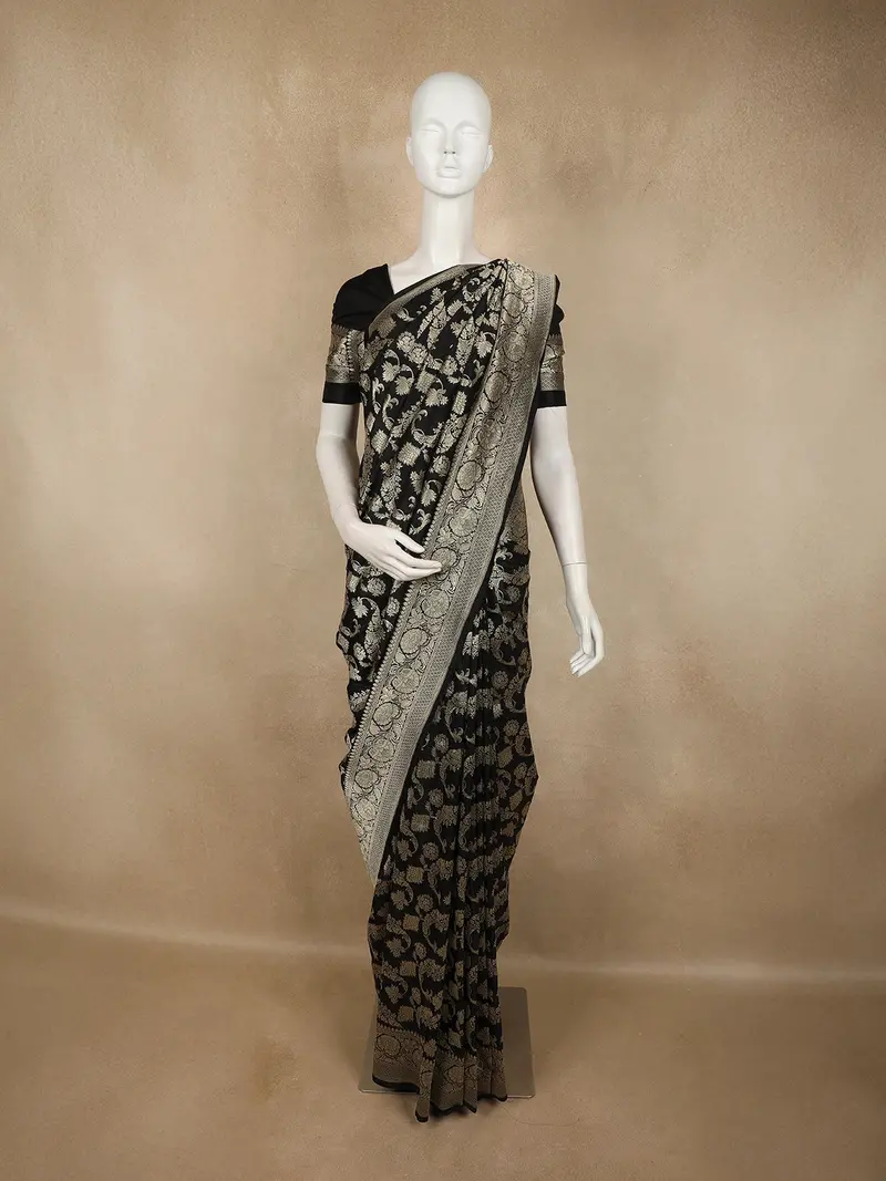 Classic Black Floral Zari Woven Design Pure Banarasi Silk Saree With Zari Border 1