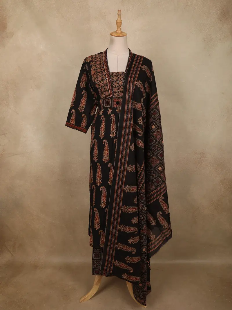Classic Black Paisley Printed Design Cotton Straight Cut Salwar Suit With Dupatta 1