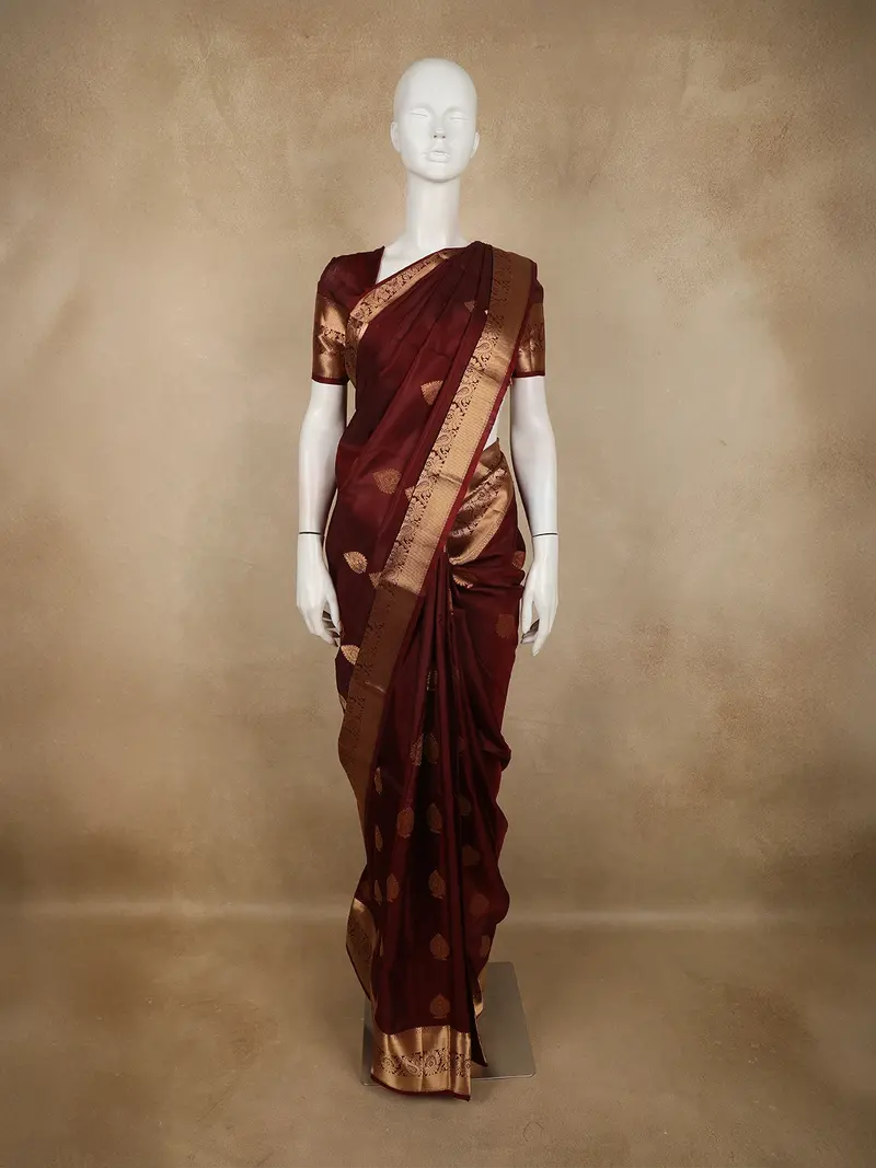 Classic Maroon Paisley Butta Zari Woven Design Pure Kanchipuram Silk Saree With Zari Border 1