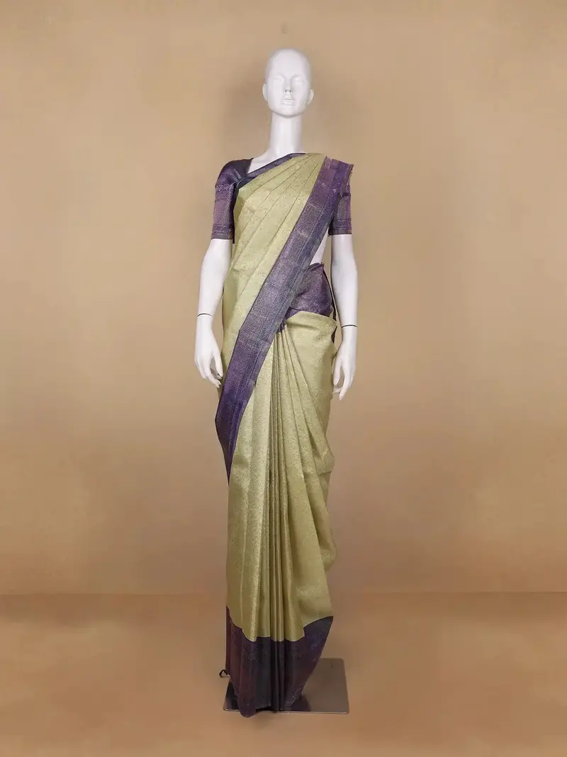 Cream Floral Woven Pure Kanchipuram Silk Saree 1