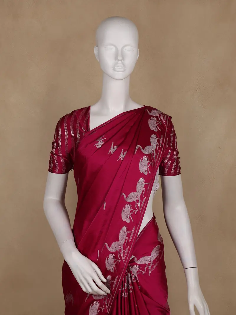 Crimson Red Birds Motif Design Semi Banarasi Silk Saree 2
