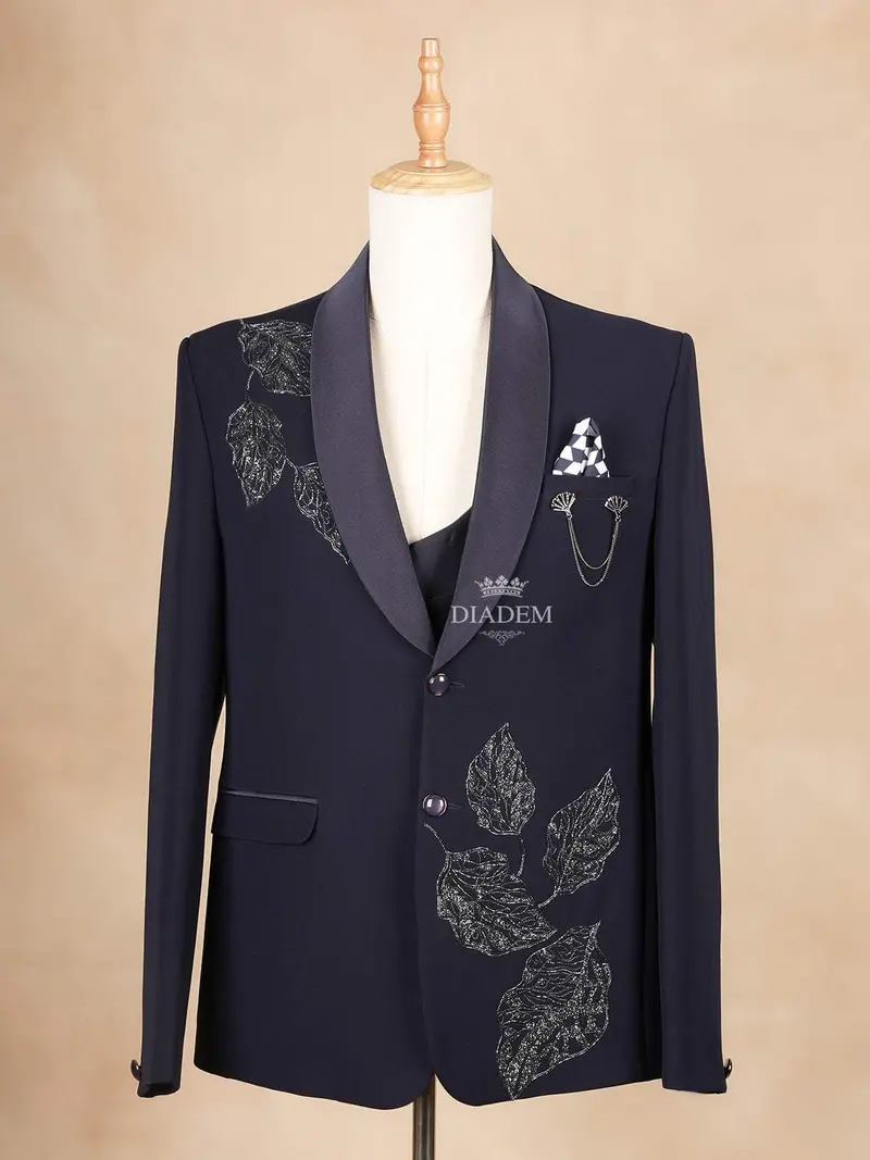 Dark Blue Coat Suit Set With Floral Embroidery And Brooch 1