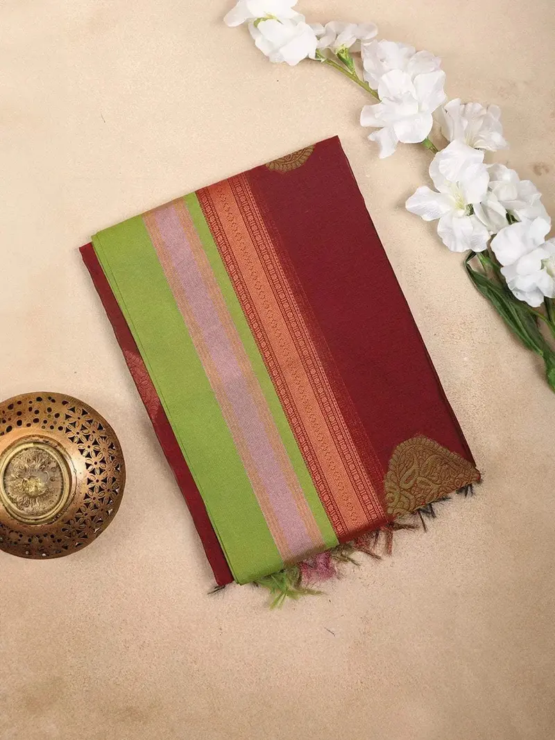 Dark Brown Silk Cotton Saree With Zari Brocade Design On The Body With Contrast Border 1