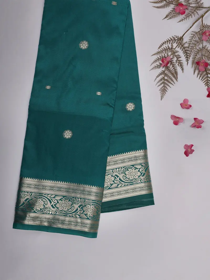 Dark Green Butta Woven Soft Silk Saree With Zari Floral Border 2