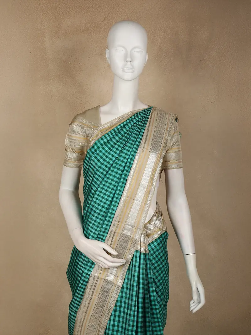 Dark Green Checked Design Pure Kanchipuram Silk Saree With Gold Zari Border 2