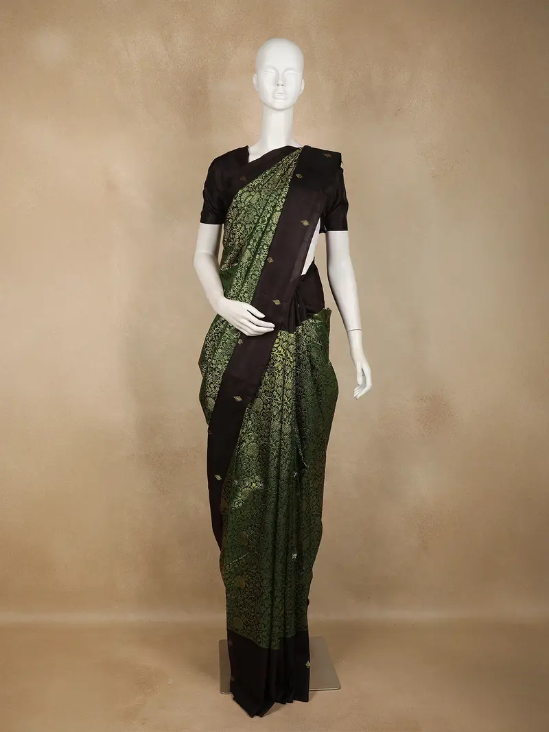 Dark Green Floral Zari Woven Design Pure Kanchipuram Silk Saree With Contrast Maroon Border 1