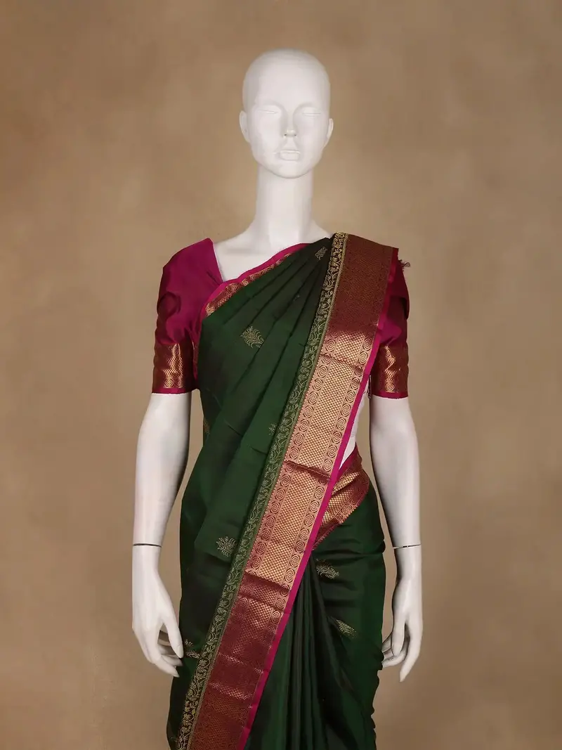 Dark Green Leaf Motif Woven Pure Kanchipuram Silk Saree 2