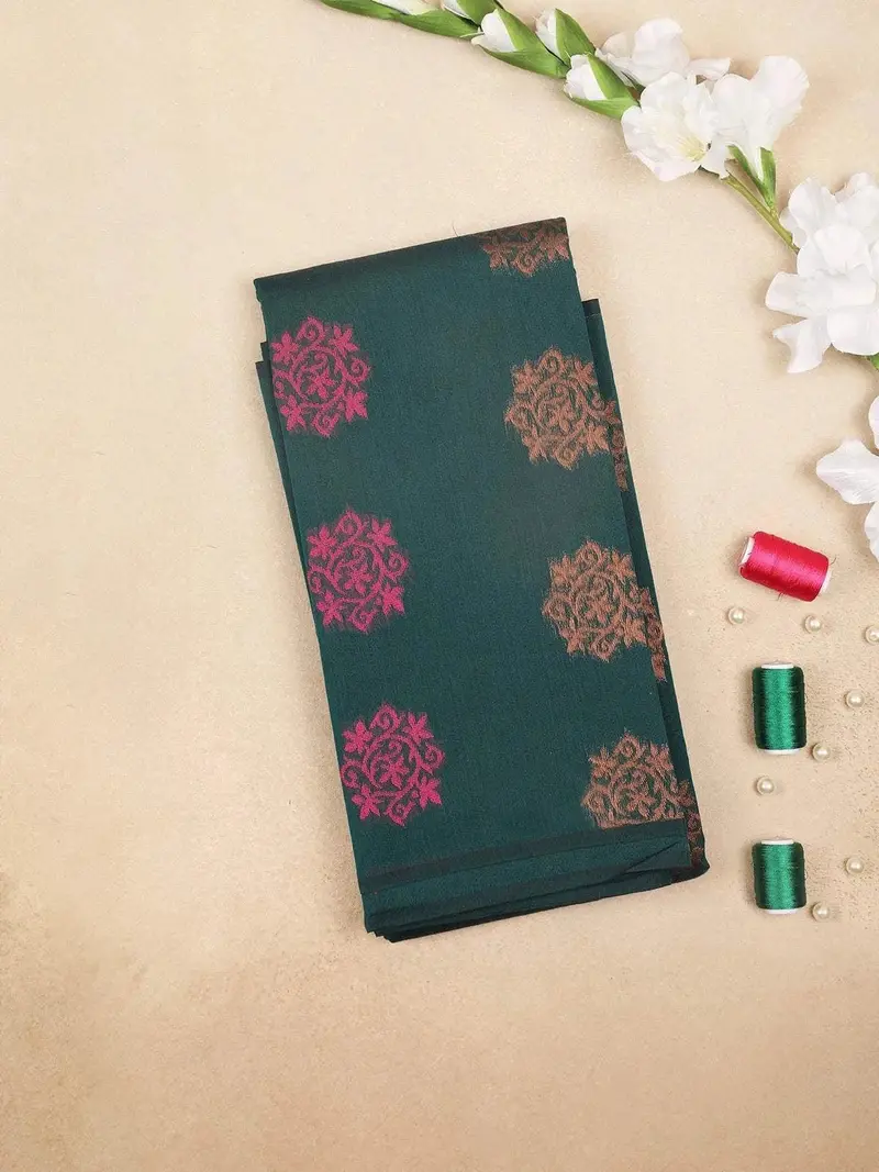 Dark Green Silk Cotton Saree With Floral Design And Without Border 1