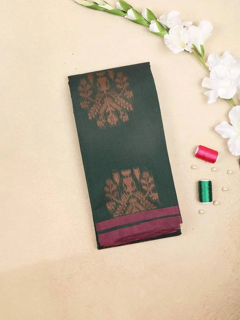 Dark Green Silk Cotton Saree With Tree Motif On The Body With Contrast Border 1