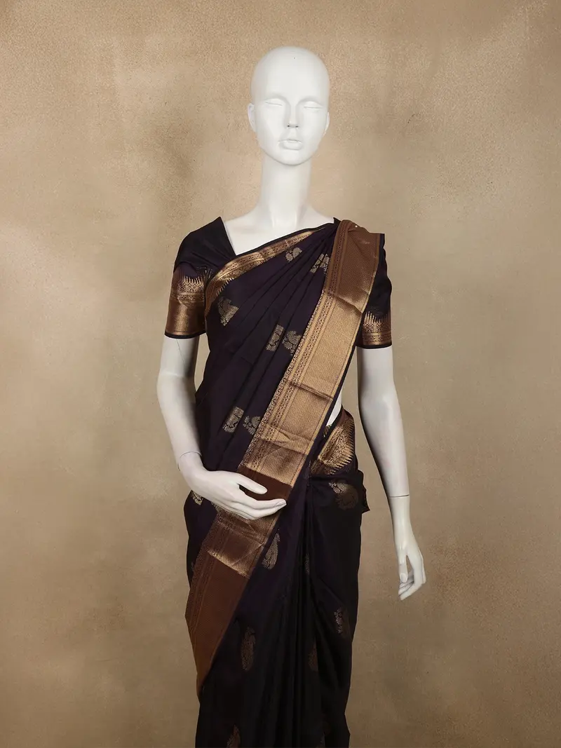 Dark Purple Floral Butta Zari Woven Design Kanchipuram Silk Saree With Temple Zari Border 2
