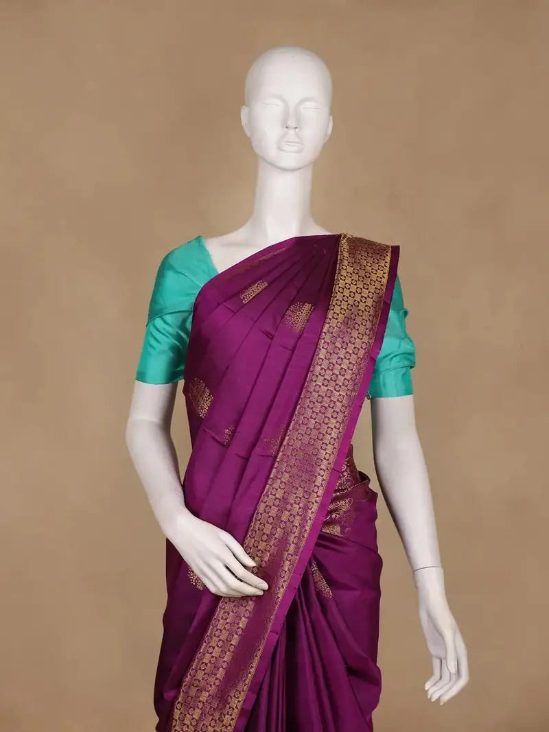 Dark Purple Floral Woven Pure Kanchipuram Silk Saree 2