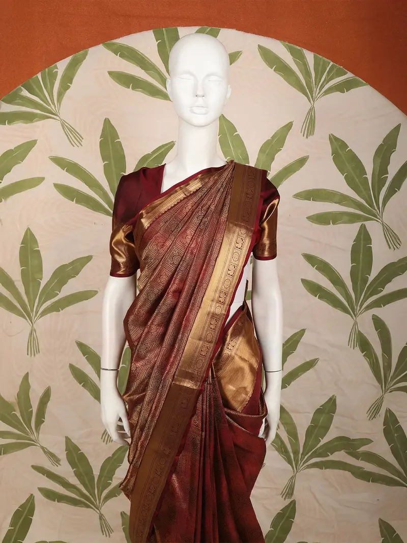 Deep Maroon Geometric Zari Woven Design Pure Kanchipuram Silk Saree With Zari Border 2