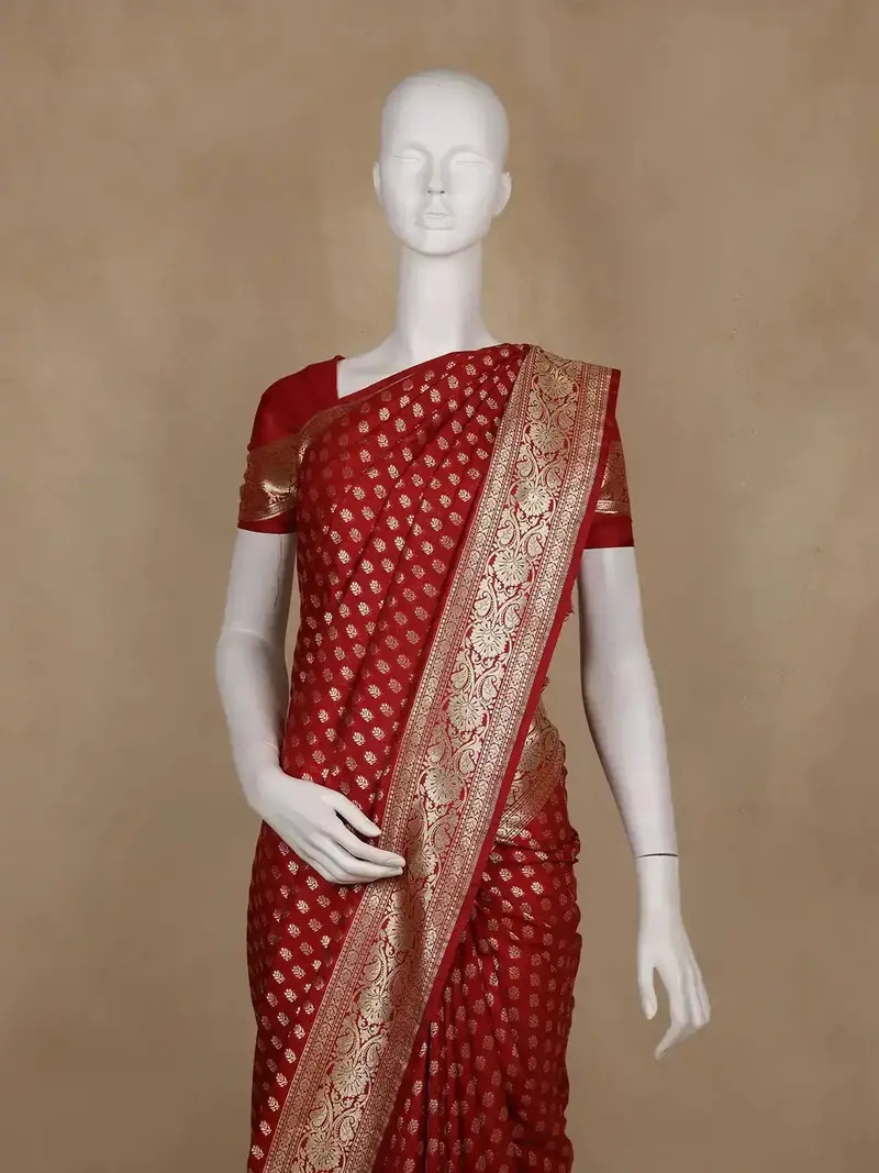 Deep Maroon Red Floral Woven Banarasi Silk Saree 2