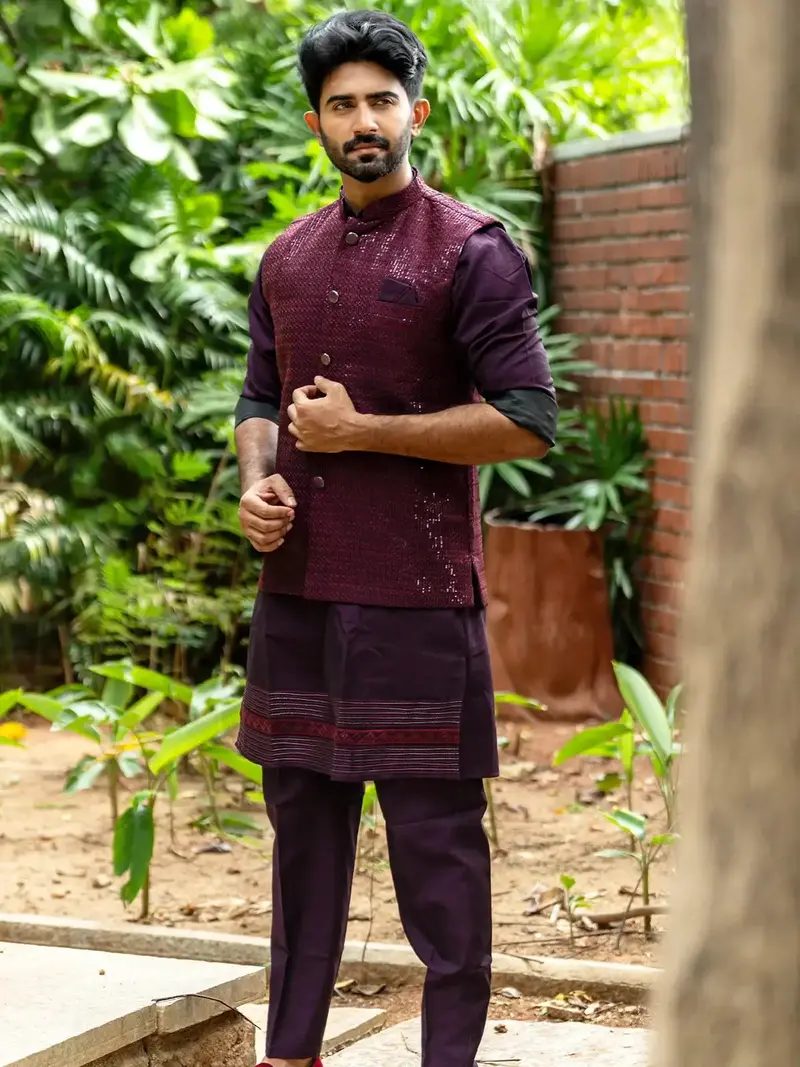 Deep Maroon Sequin Textured Cotton Kurta With Jacket For Men 1