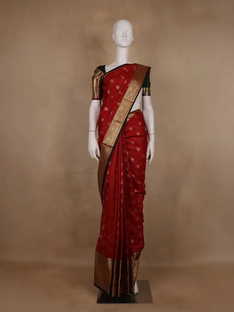 Deep Red Paisley Design Banarasi Silk Saree 1