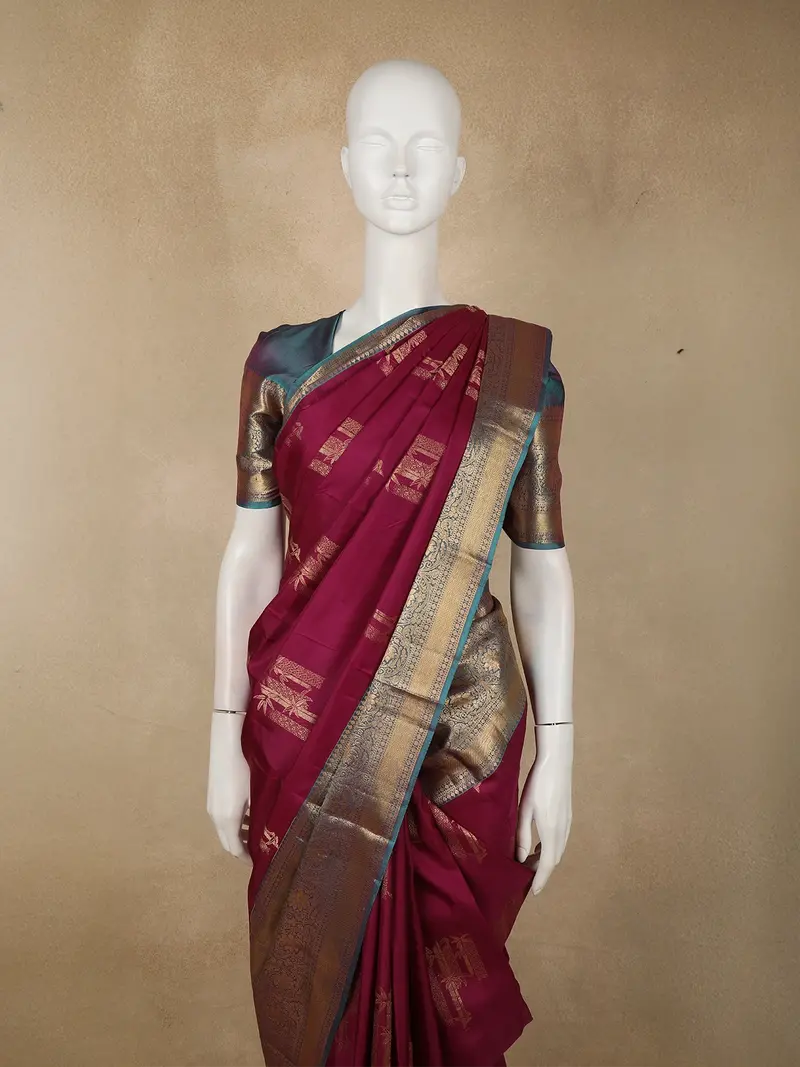 Deep Wine Maroon Abstract Zari Woven Design Kanchipuram Silk Saree With Contrast Zari Border 2