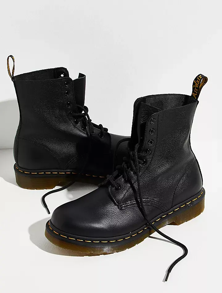 Dr. Martens 1460 Pascal Black Virginia 2