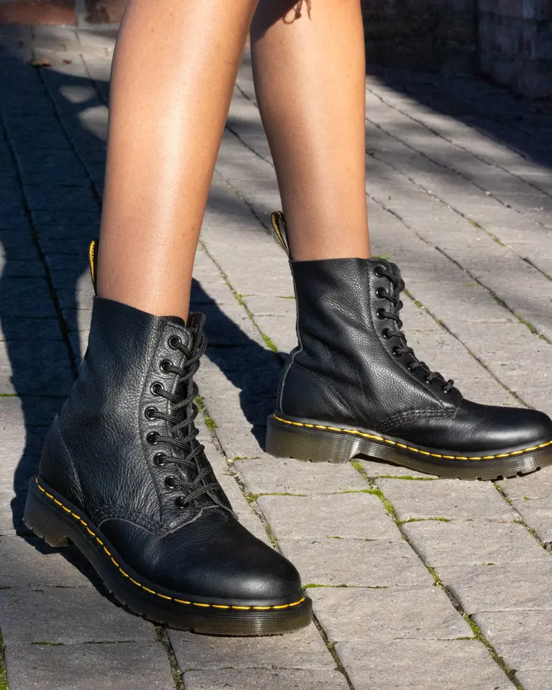Dr. Martens 1460 Pascal Black Virginia 7