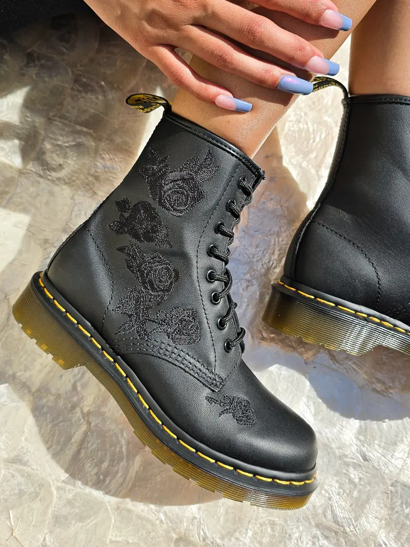 Dr. Martens 1460 Vonda Black Rose Mono 1