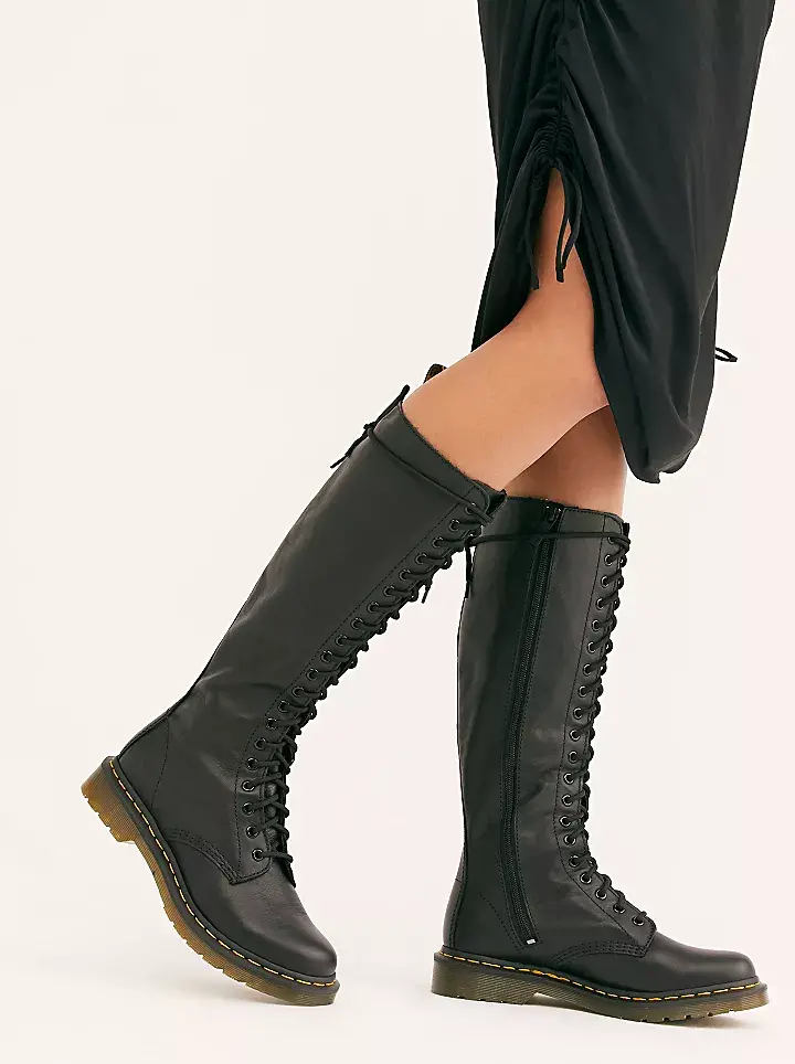 Dr. Martens 1B60 Black Virginia 1