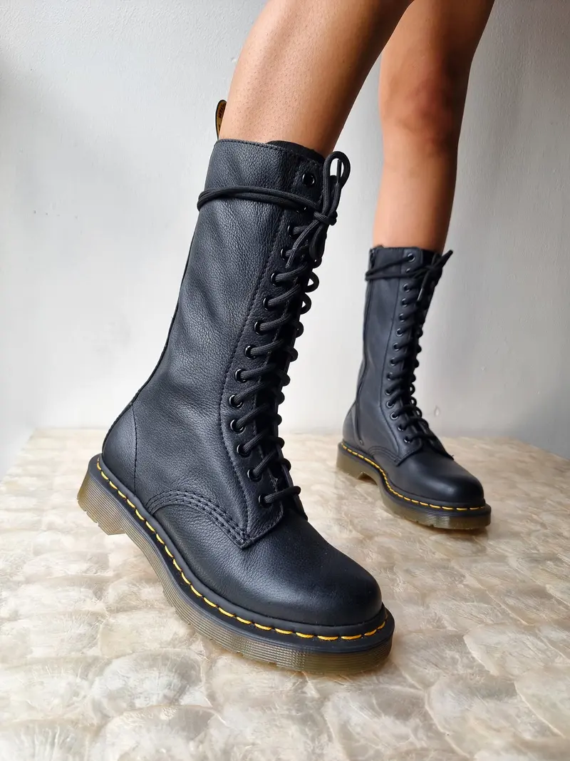 Dr. Martens 1B99 Black Virginia 1