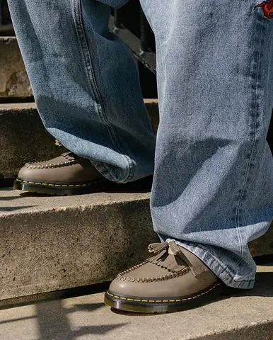Dr. Martens Adrian Olive 2