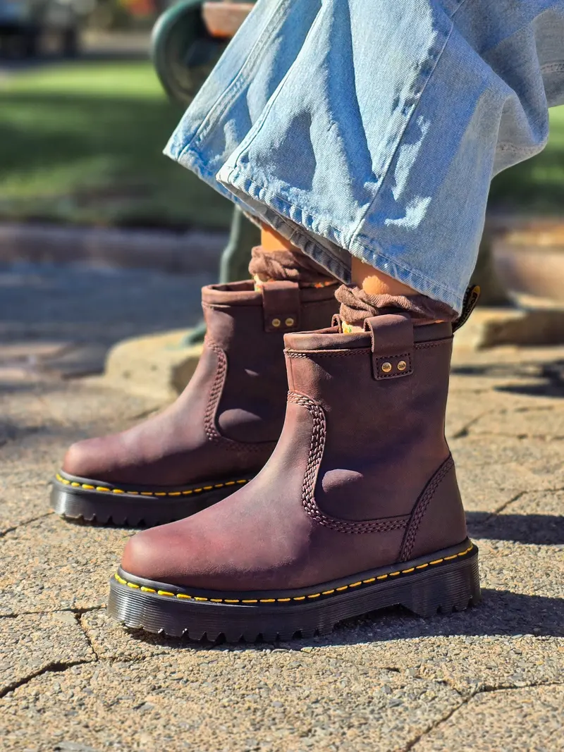 Dr. Martens Anistone Lo Brown 1