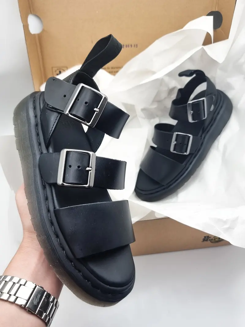 Dr. Martens Gryphon Black Brando 3