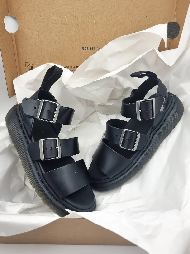 Dr. Martens Gryphon Black Brando 4