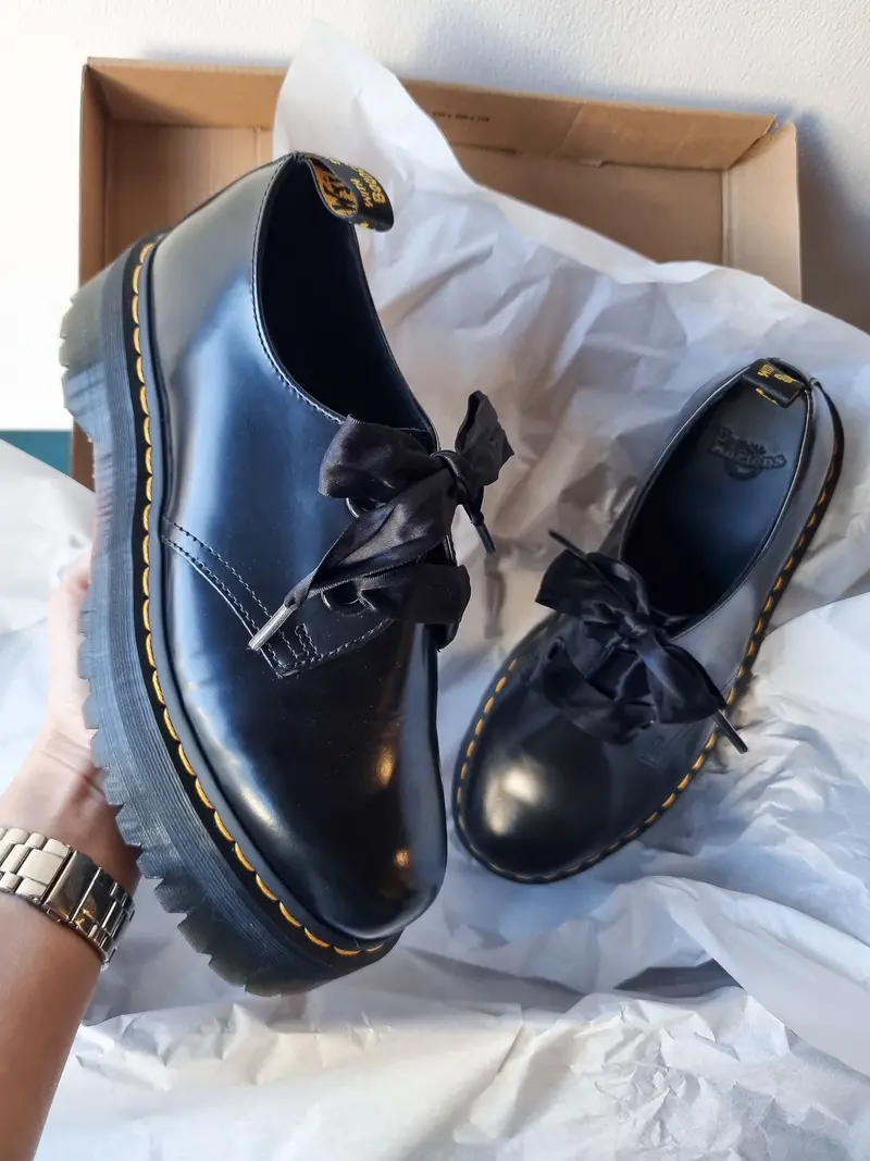 Dr. Martens Holly Black Buttero 1