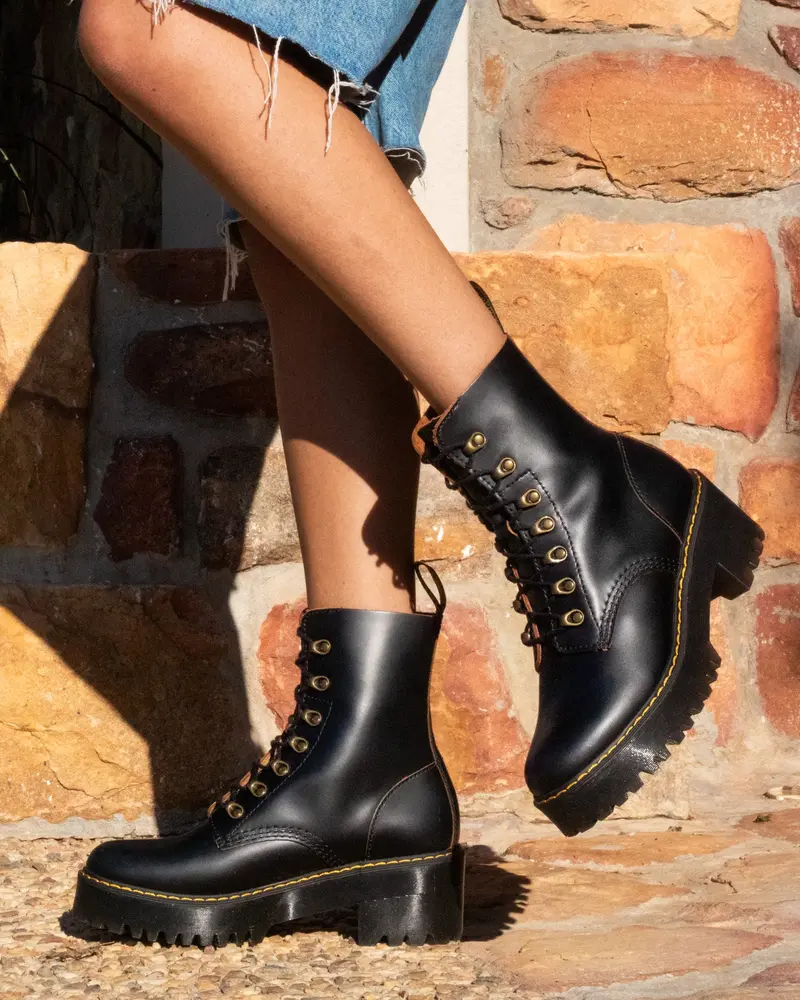 Dr. Martens Leona Black Smooth 3