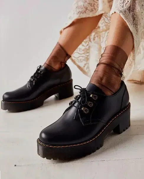 Dr. Martens Leona Lo Black Smooth 1