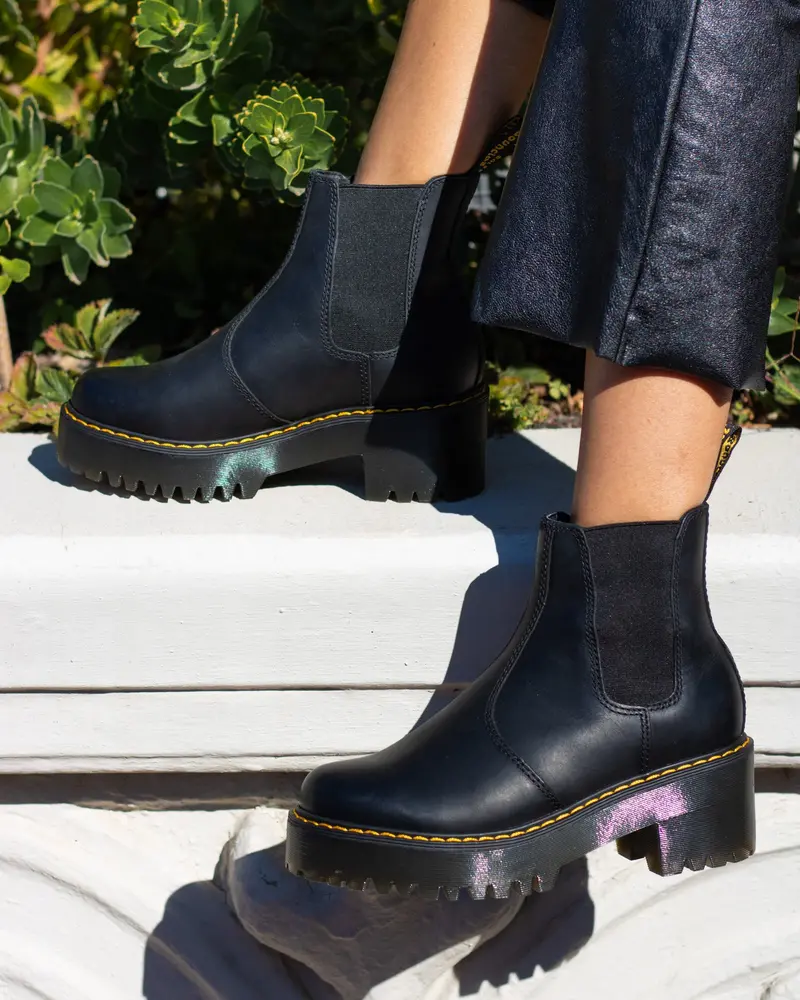Dr. Martens Rometty Black Wyoming 2