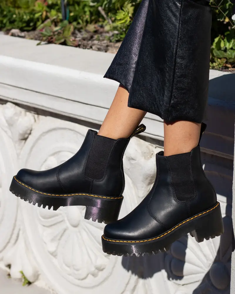 Dr. Martens Rometty Black Wyoming 4
