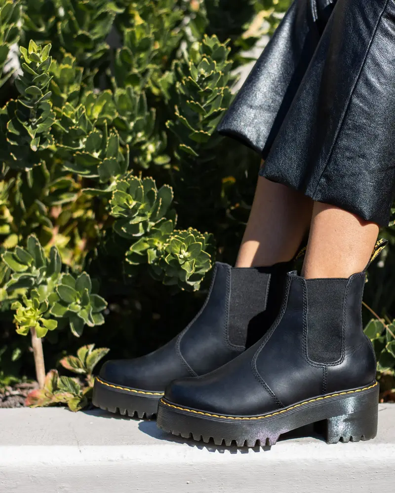 Dr. Martens Rometty Black Wyoming 6