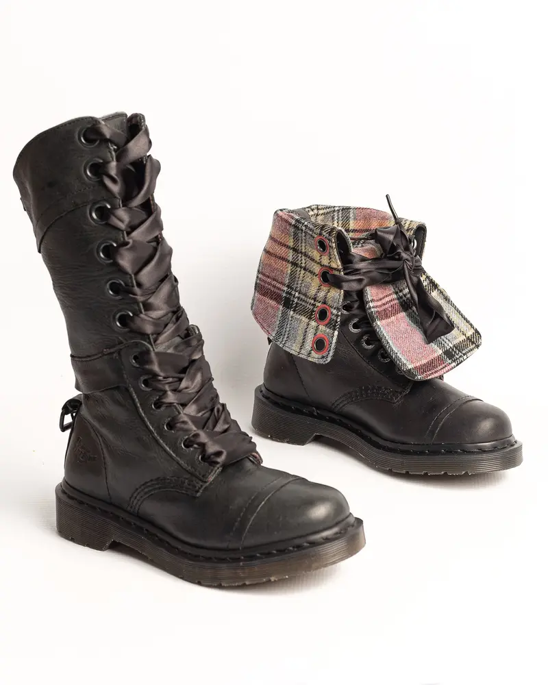 Dr. Martens Triumph Black Mirage Plaid 1