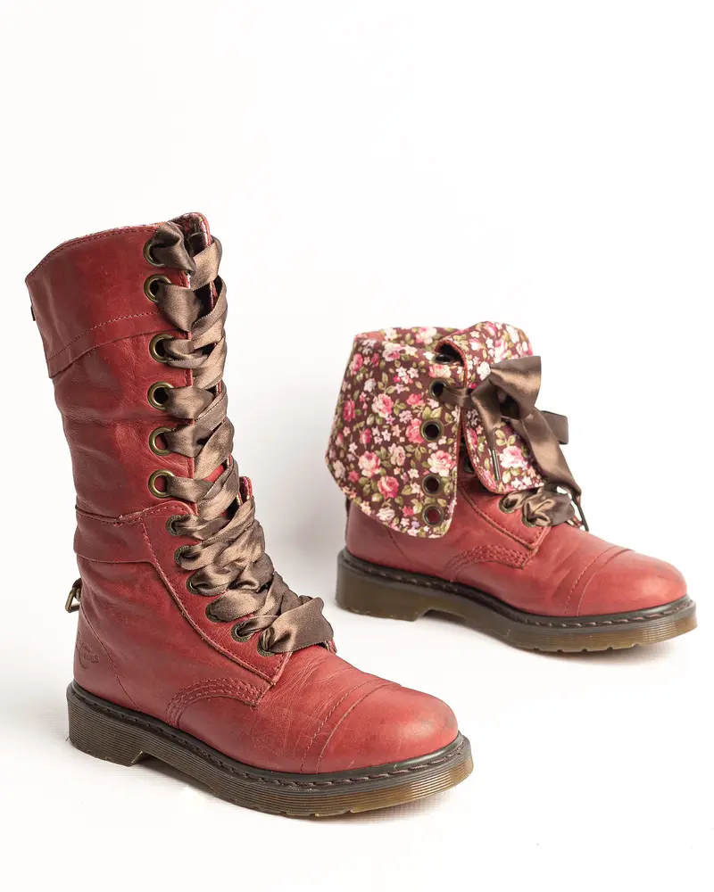 Dr. Martens Triumph Cherry Mirage Floral 1