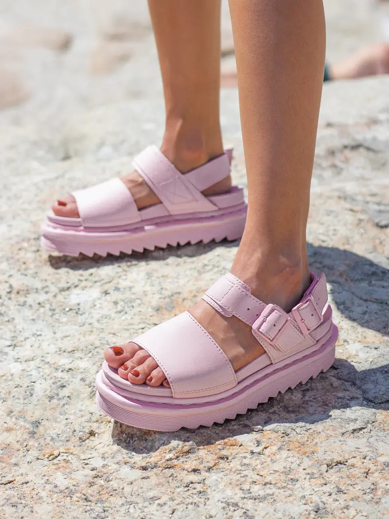 Dr. Martens Voss Pink Mono 3