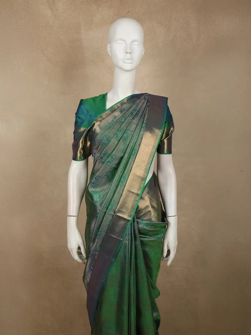 Emerald Green Checked Zari Woven Design Pure Kanchipuram Silk Saree With Zari Border 2