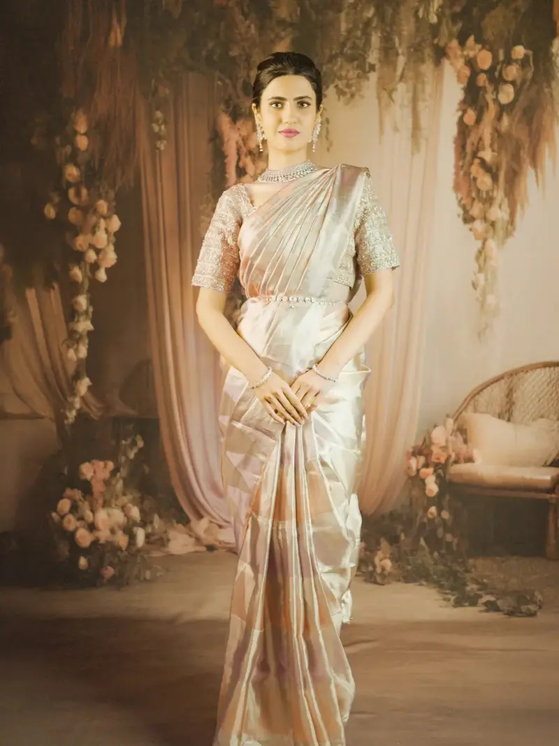 Gold Abstract Design Pure Kanchipuram Silk Bridal Saree 1