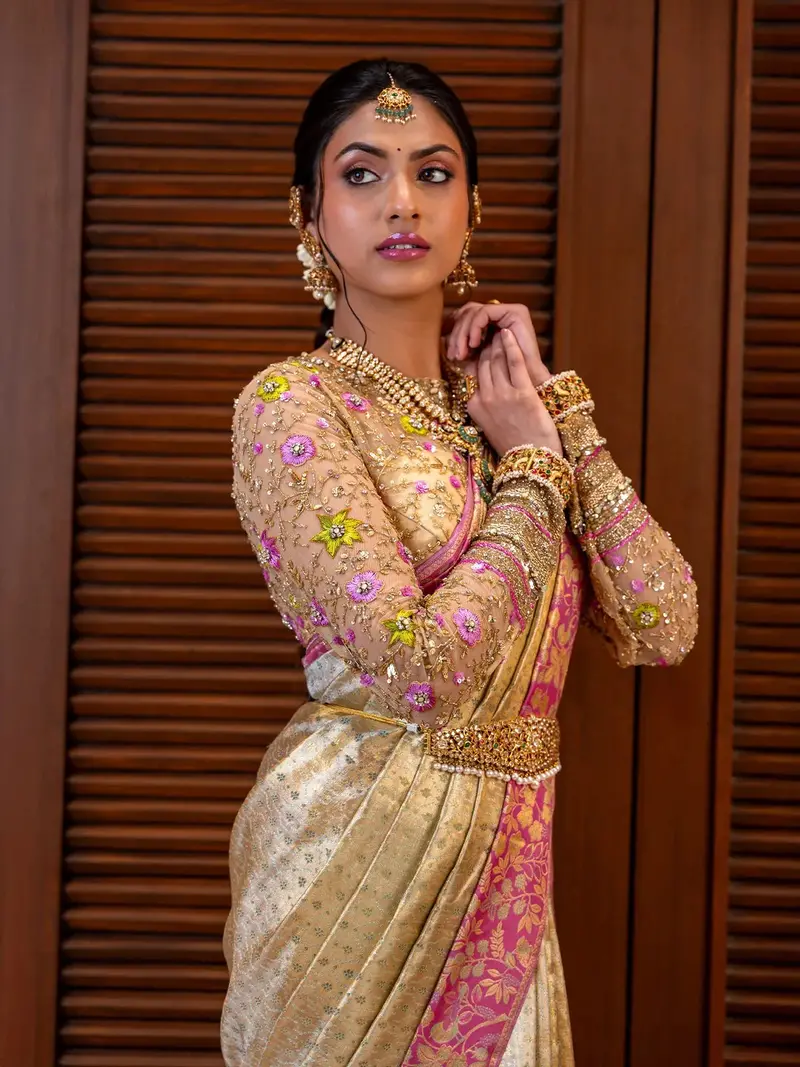 Gold Floral Woven Pure Kanchipuram Tissue Silk Saree 2