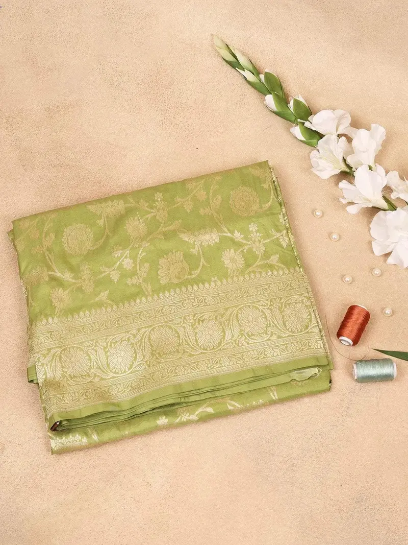 Green Banarasi Saree With Floral Motif On The Body With Zari Border 1