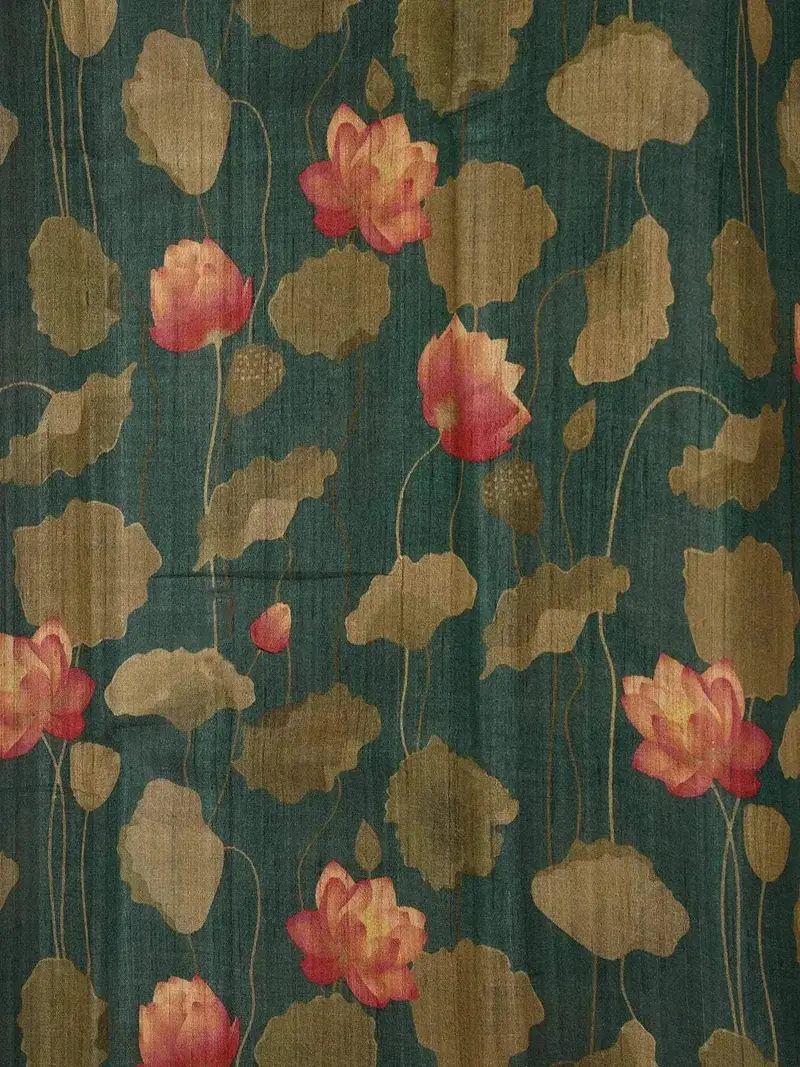 Green Banarasi Saree With Flower And Leaf Design On The Body With Zari Border 2