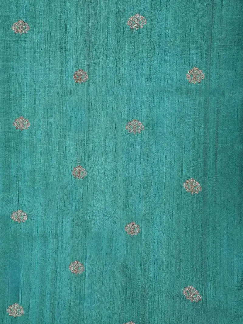 Green Banarasi Saree With Flower Motif On The Body With Contrast Zari Border 2