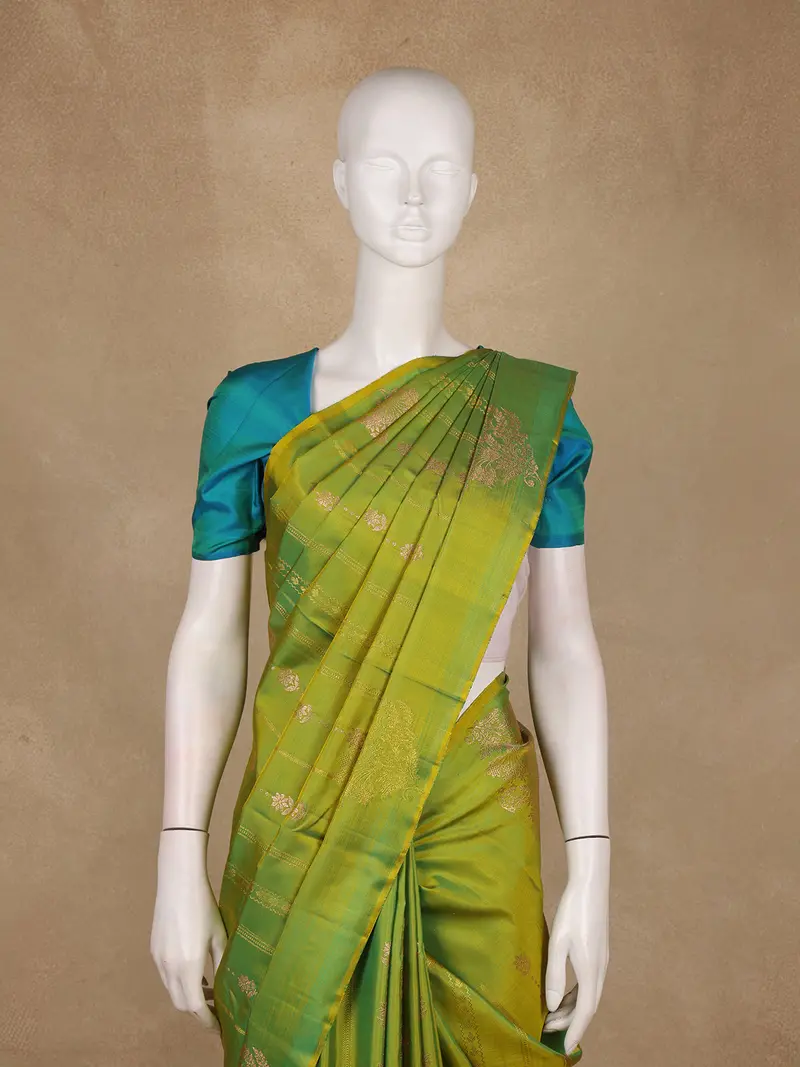 Green Butta Woven Design Pure Kanchipuram Silk Saree 2