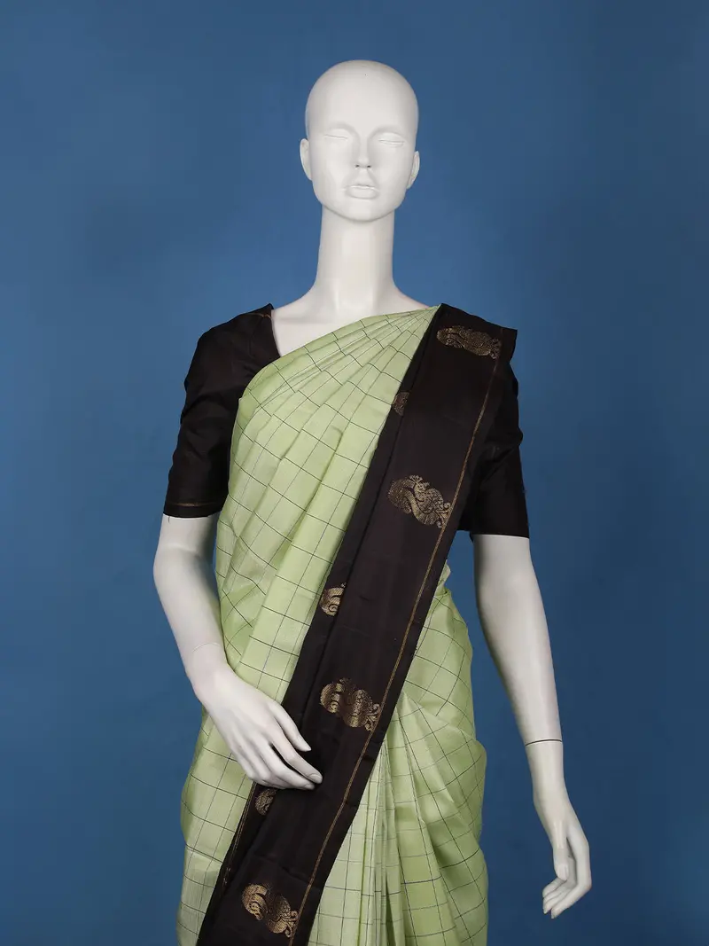 Green Checked Woven Design Pure Kanchipuram Silk Saree 2